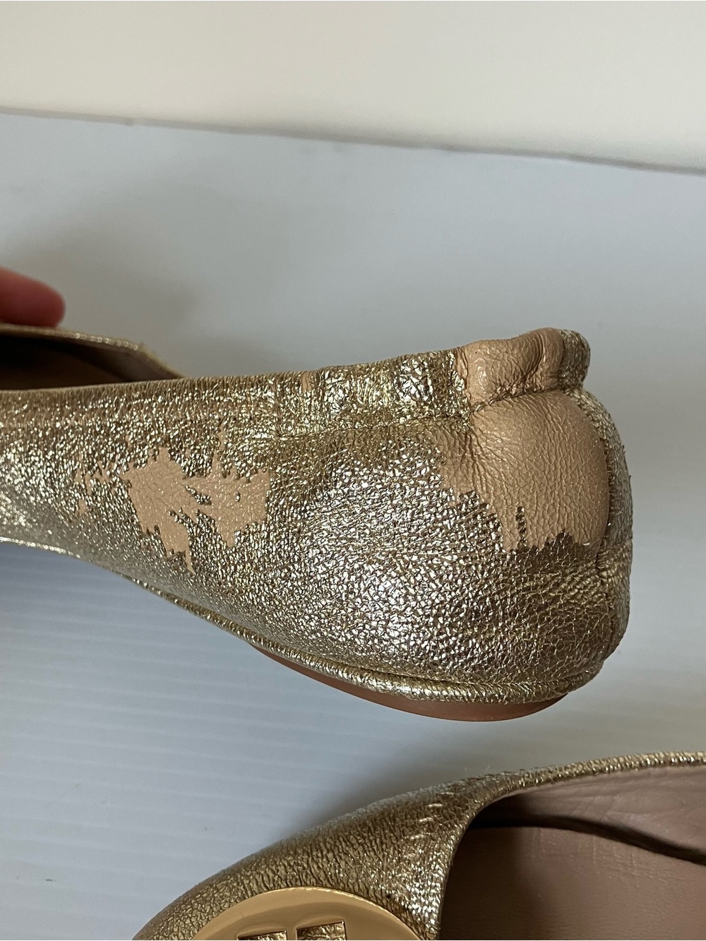 Tory Burch Reva Metallic Gold Crinkle Leather Ballet Flats size 8.5 - Picture 7 of 10